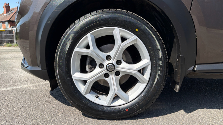 Nissan Juke 1.0 DiG-T 114 N-Connecta 5dr DCT Petrol Hatchback